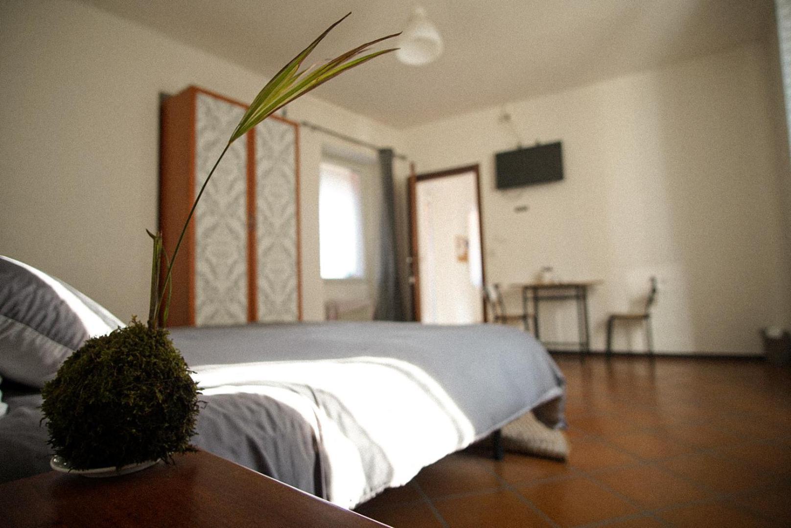 A D Rooms - Il Campanile Casale Corte Cerro Exterior photo